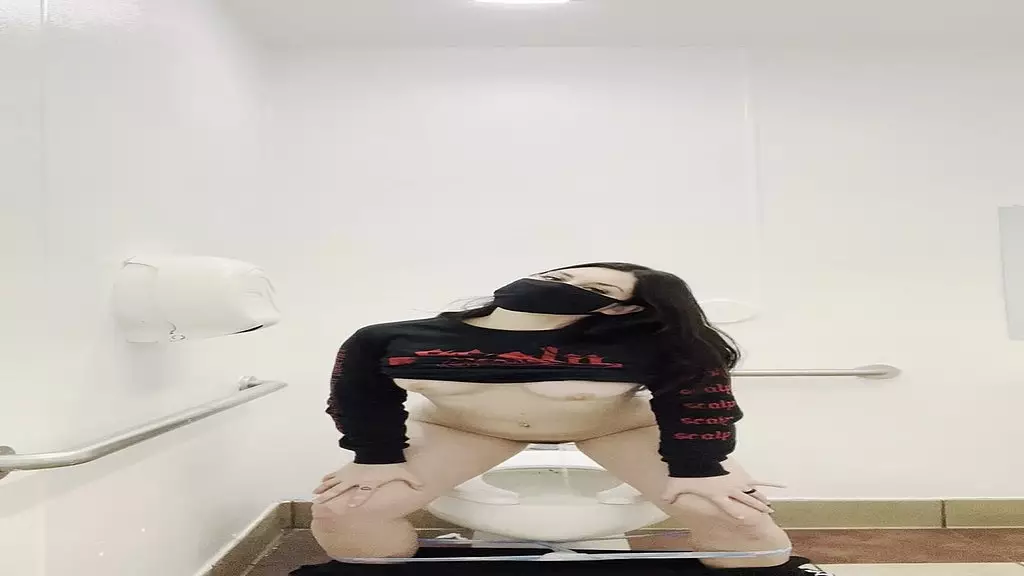 Filthy Gas Station Piss Play with Keira Croft