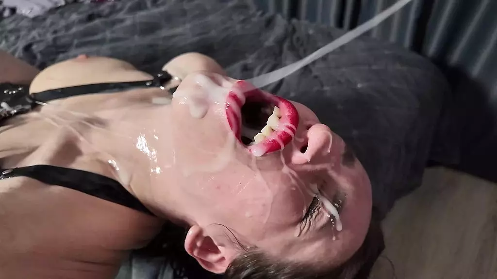 Flexible Milf's Anal Bukkake Orgy Debut