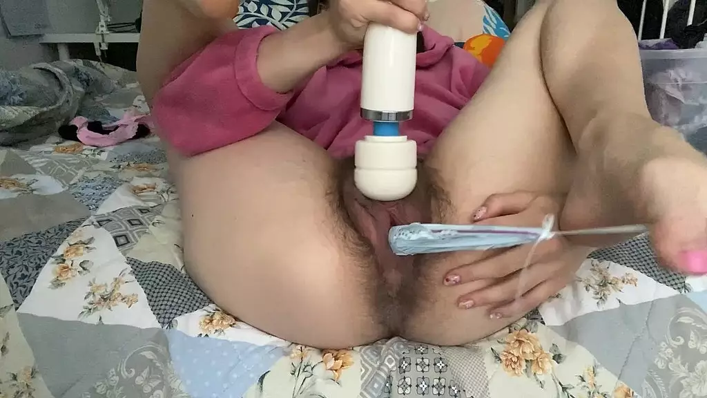 Hairy Pussy Playtime with Busty Cougar Lostodg