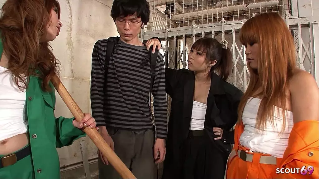 Shy Virgin Guy's First FFFM 4Some with 3 Japanese Beauties