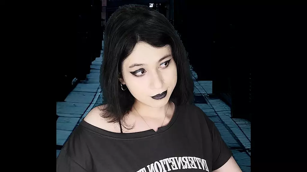 Goth Girl Turned Slut for Cash