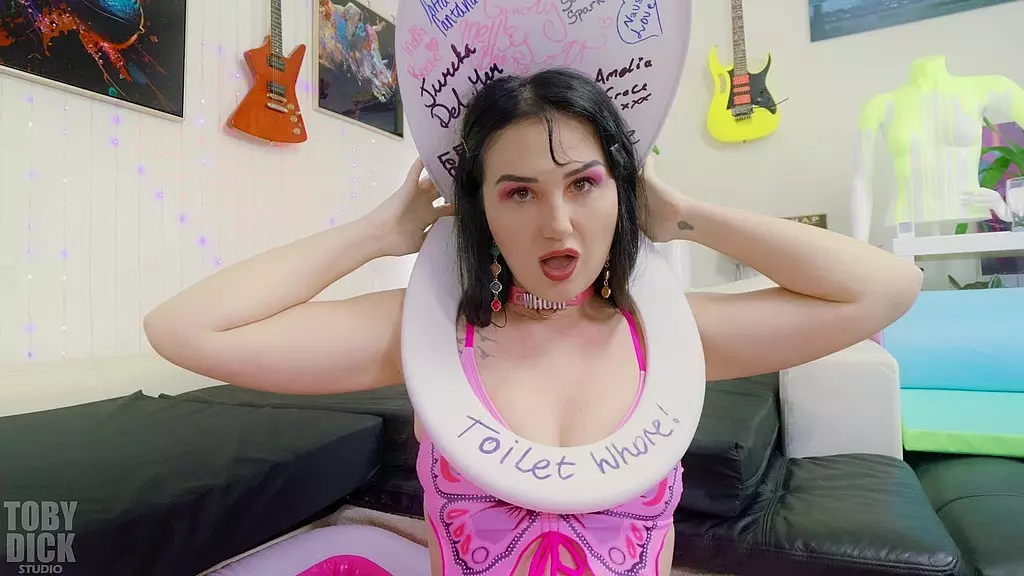 Piss Drinking Latina Slut Laura Hardkinks