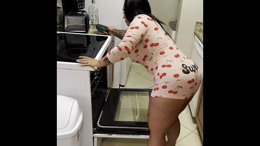 Hot Stepmom Seduces Son with Dinner and Blowjob