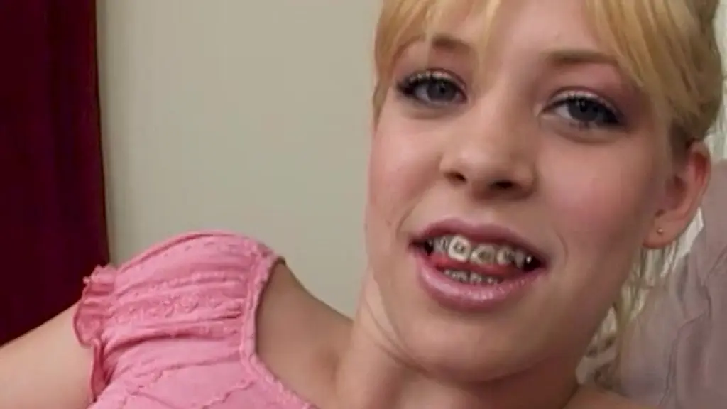 Leah Luv's Filthy Deepthroat Facial