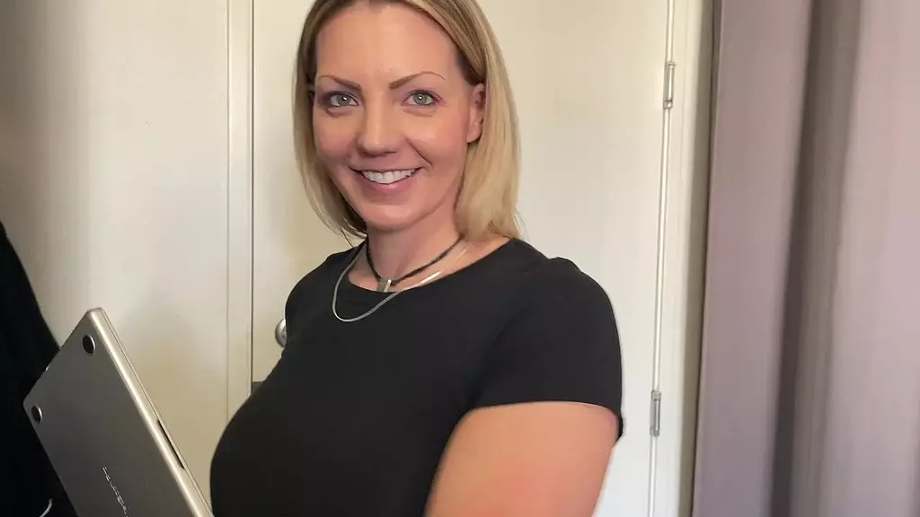 Stepmom Kate's Naughty Dorm Room Surprise