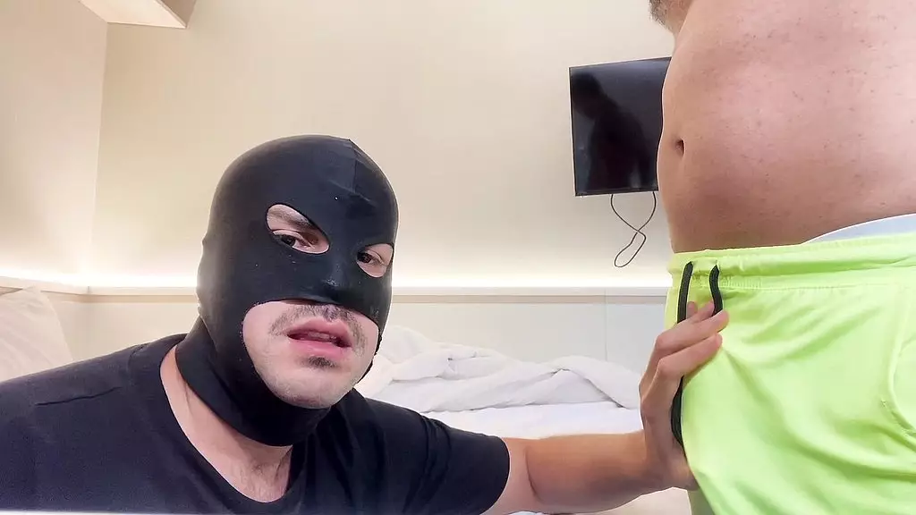 Carioca Mamador Barebacks Thales Botelho in Public Toilet