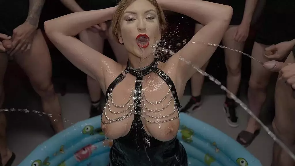 Julia North Unleashes Piss and Cum Frenzy on GGG