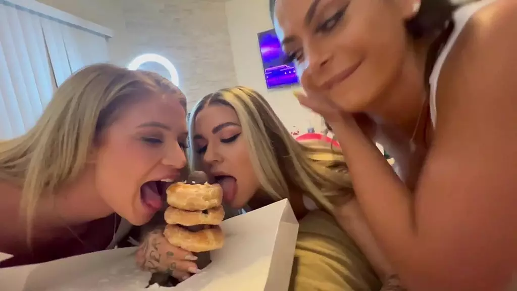 Kinky MILF Threesome Blowjob with Donuts