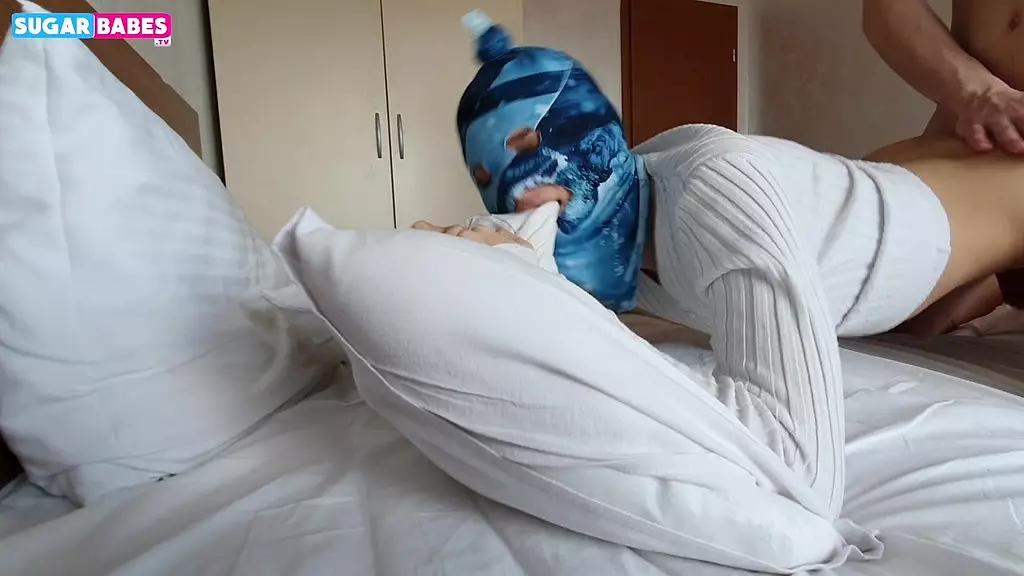 Nek Sinner Catches Thief Christy White for Greek Winter Sex