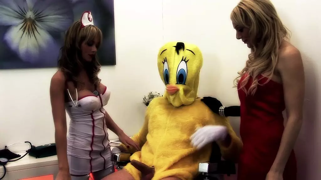 Toon Town Threesome: Cop Gets Anal & Facial