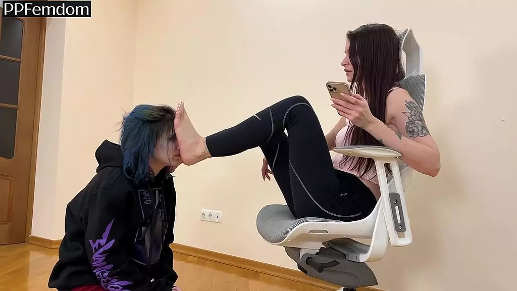 Sofie's Sock Worship: Pitiful Sl's Lezdom Submission