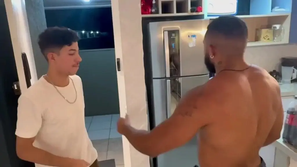 Delivery Girl Fucked Hard by Muscular Guy on First Day