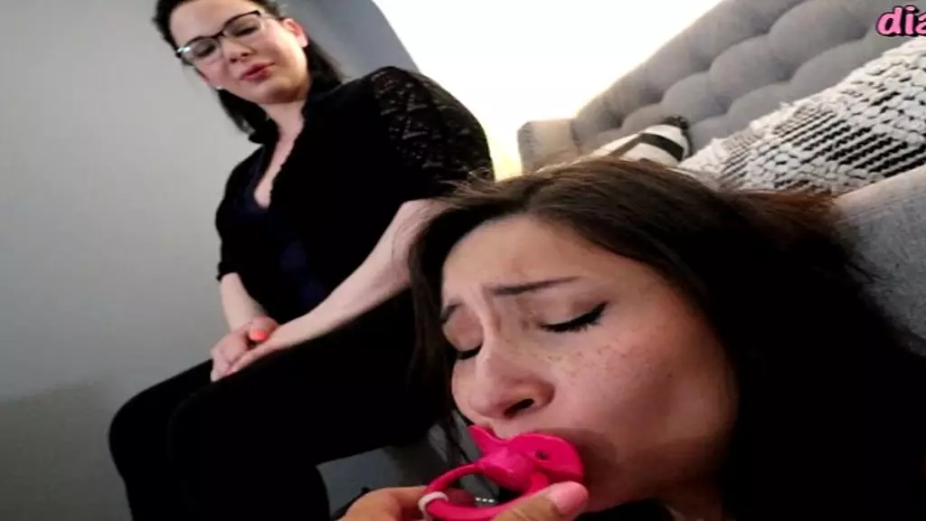 Jade's Diaper Discovery: Wet Anal Orgasm