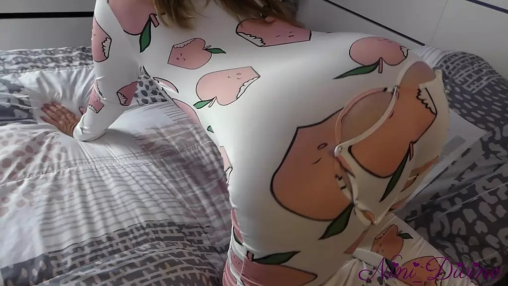 Step Sis Nini Divine's Huge Ass Anal Fucked