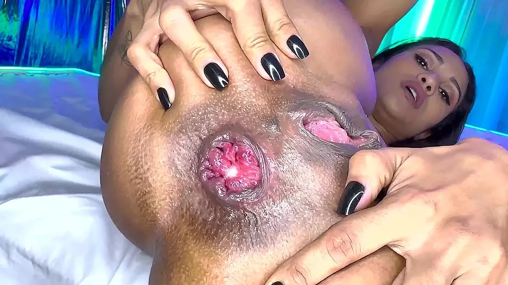 Flexible Milf Niara Pessanha's Anal Destruction