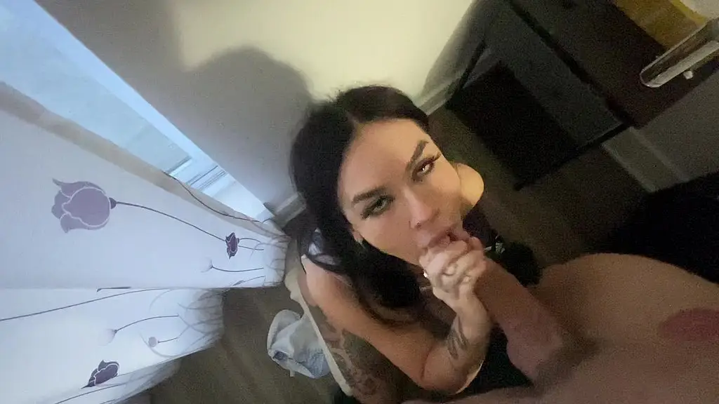 Effy Cutie Takes Raw BBC Creampie