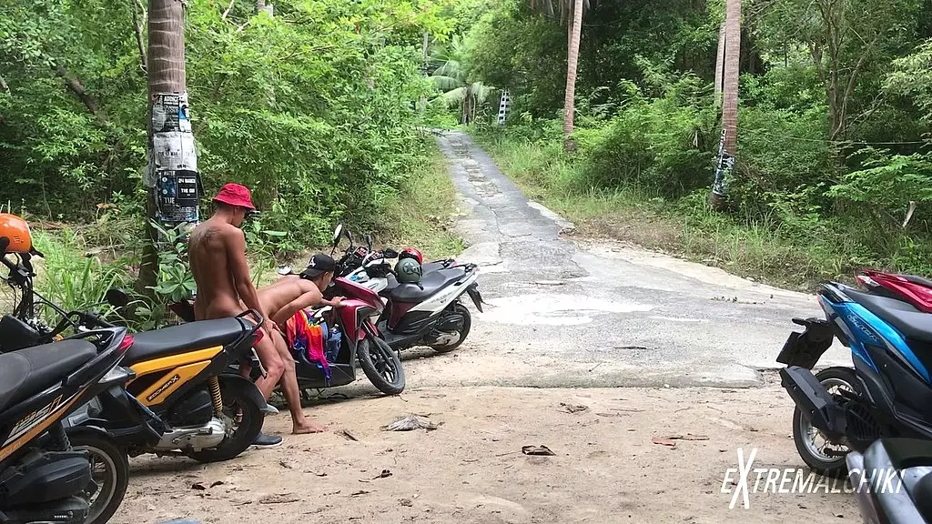 Public Bike Parking Anal Fuck Caught on Camera!