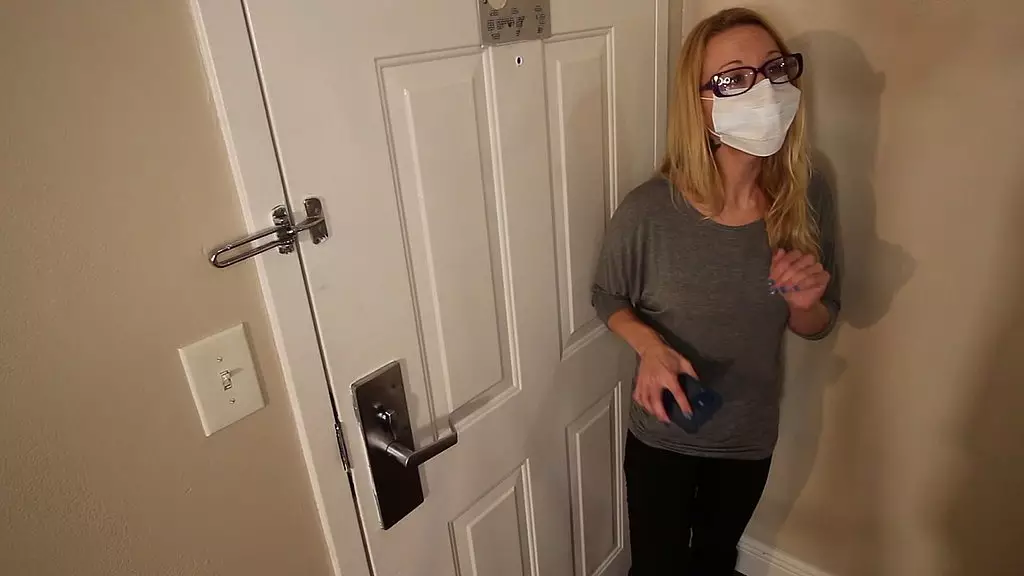 Blonde Milf Misty Renn Takes BBC Upstairs