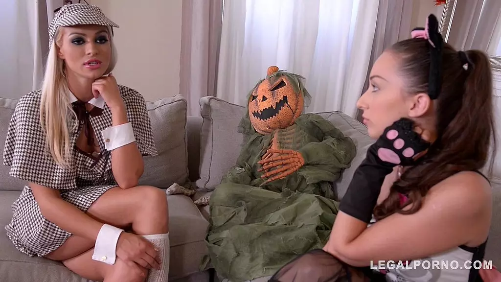 Christen Courtney's Insatiable Anal Foursome