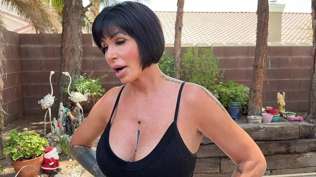 Sneaky Fuck with Friend's Hot Mom Shay Fox