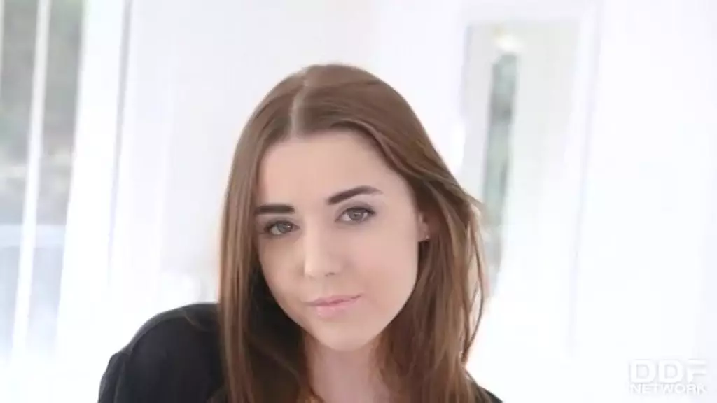 Sybil's Morning Finger Banging Orgasm