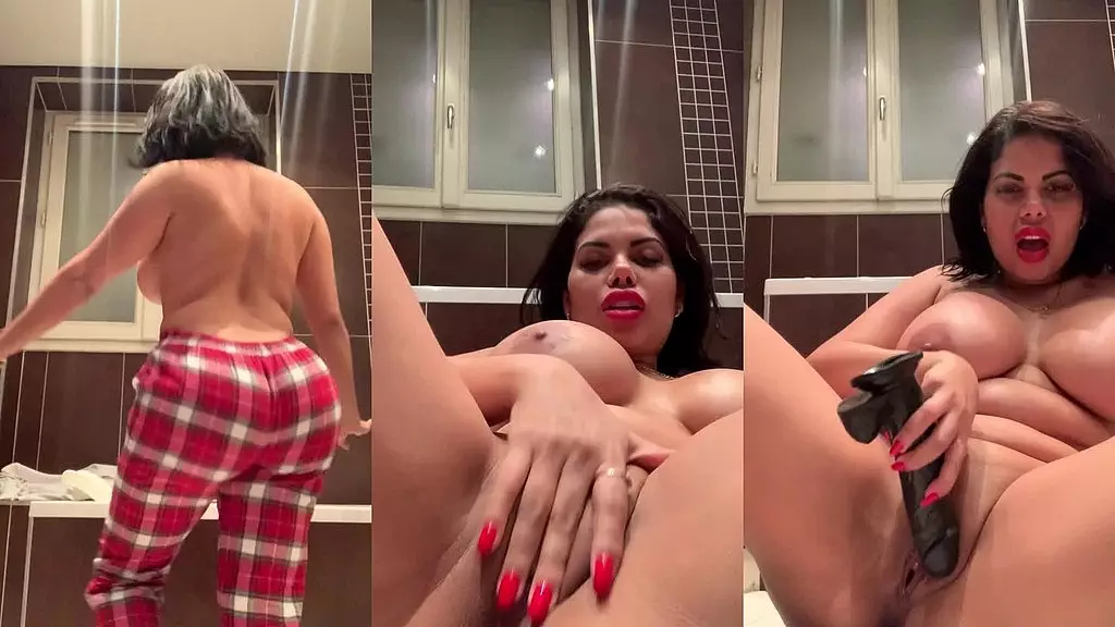 Kesha Ortega's Xmas Solo Masturbation