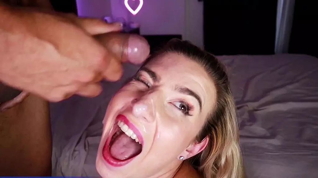 Latina Milf Kayden Sweet's Insatiable Anal Cravings