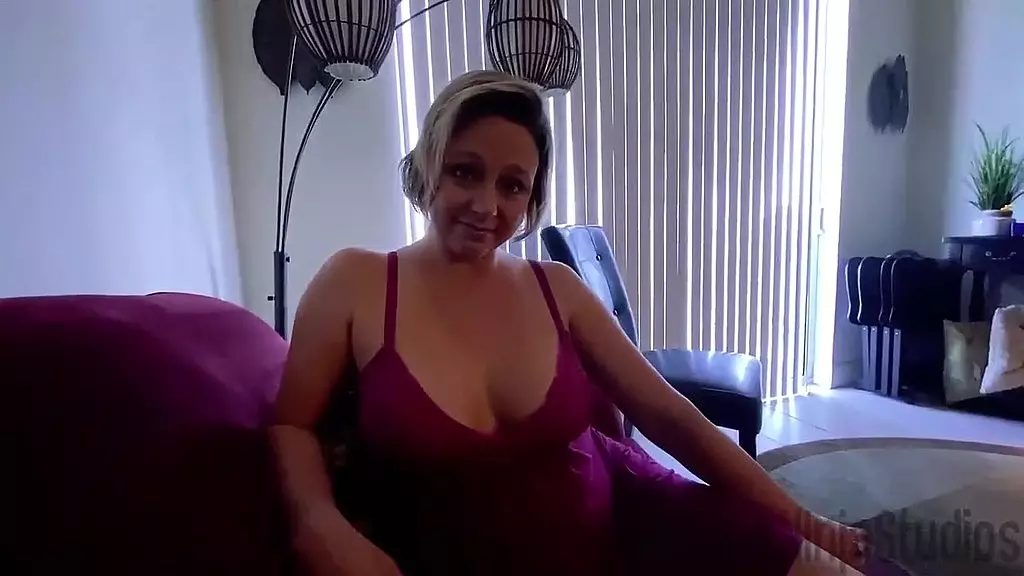Step Mom Brianna Beach Fucks Valentine's Day Away