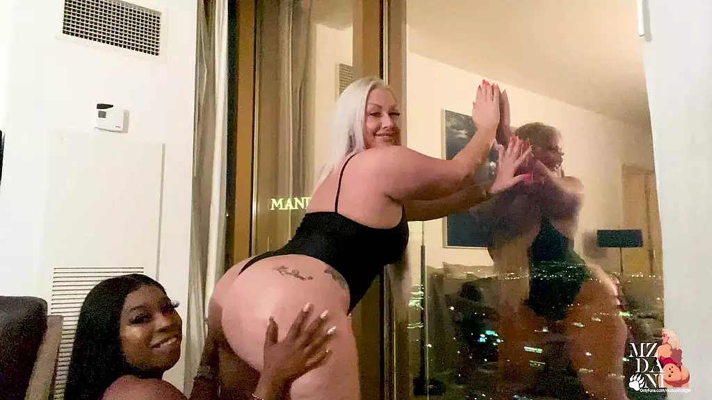 Ms London's Dominant Facesitting Session