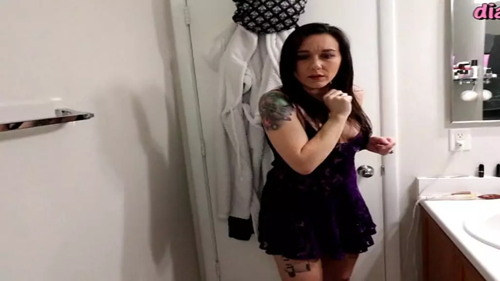 Sinn Sage's Shocking Shower Surprise
