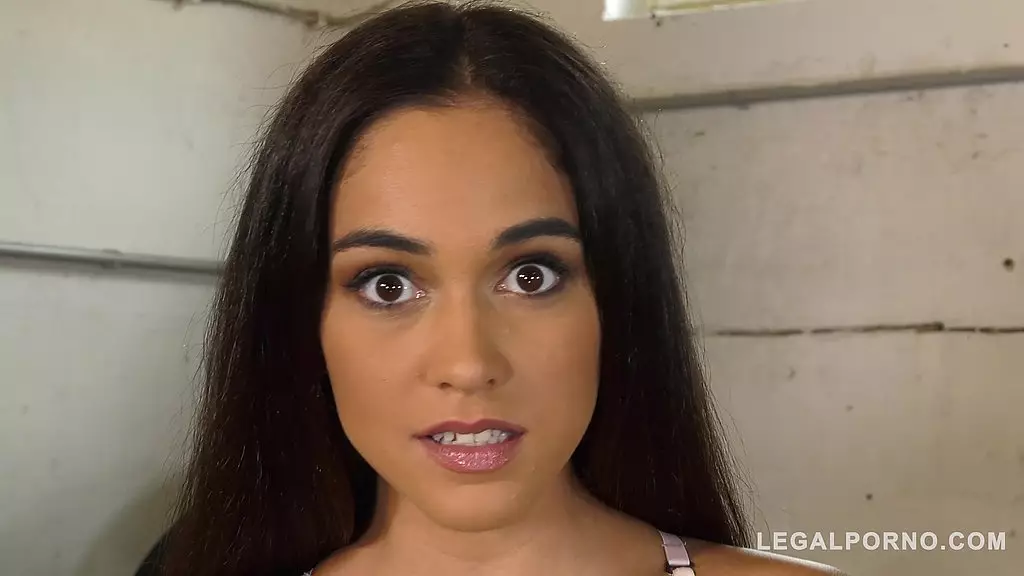 Latina Ginebra Bellucci's Insatiable Anal Desire