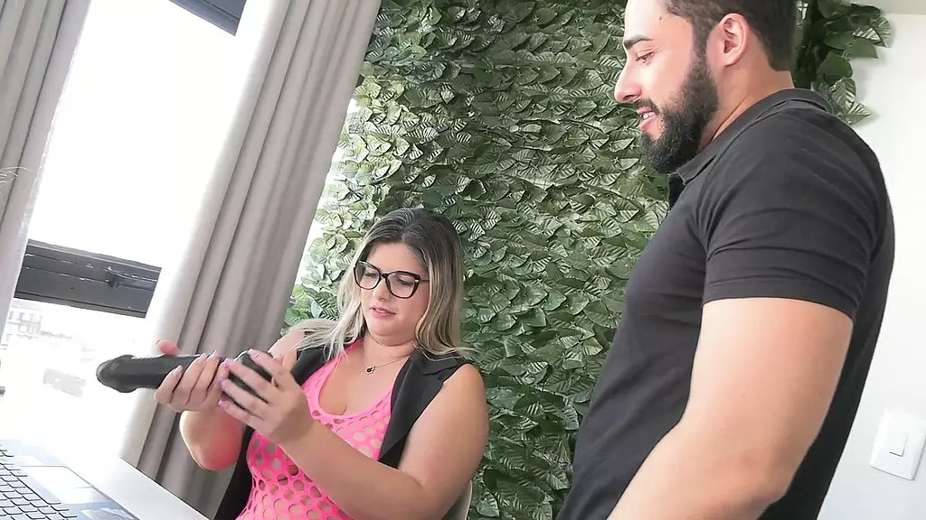 Hot Latina Wife Fucks Delivery Boy