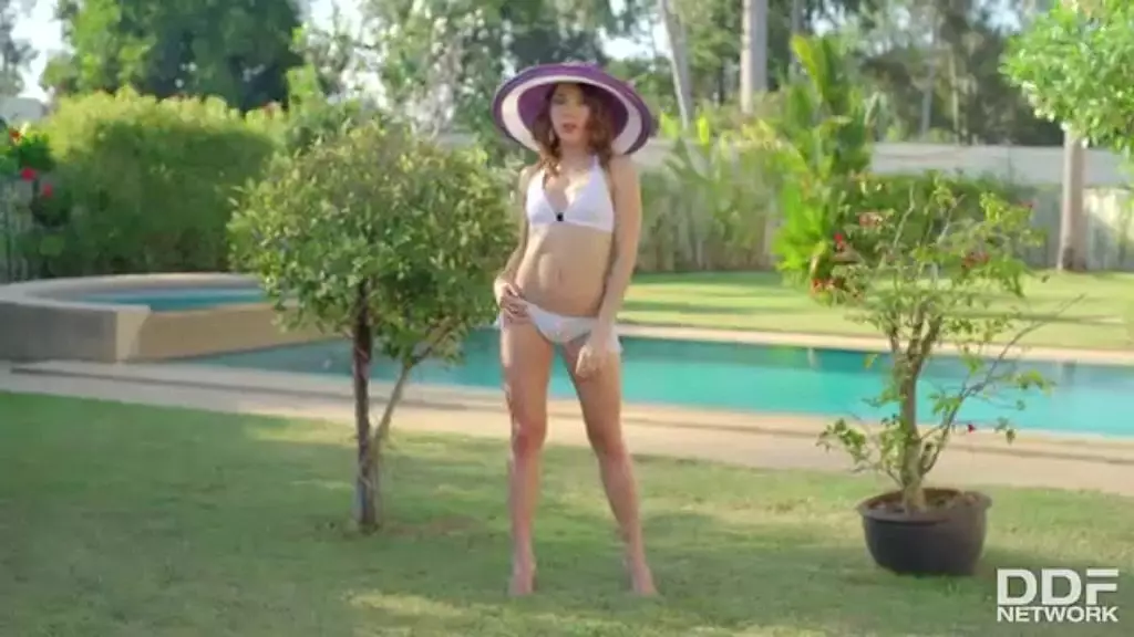Sabrina's Sultry Solo Seduction