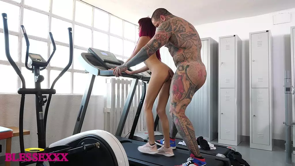 Macarena Lewis Gets Addicted to Rob Diesel's Massive Cock