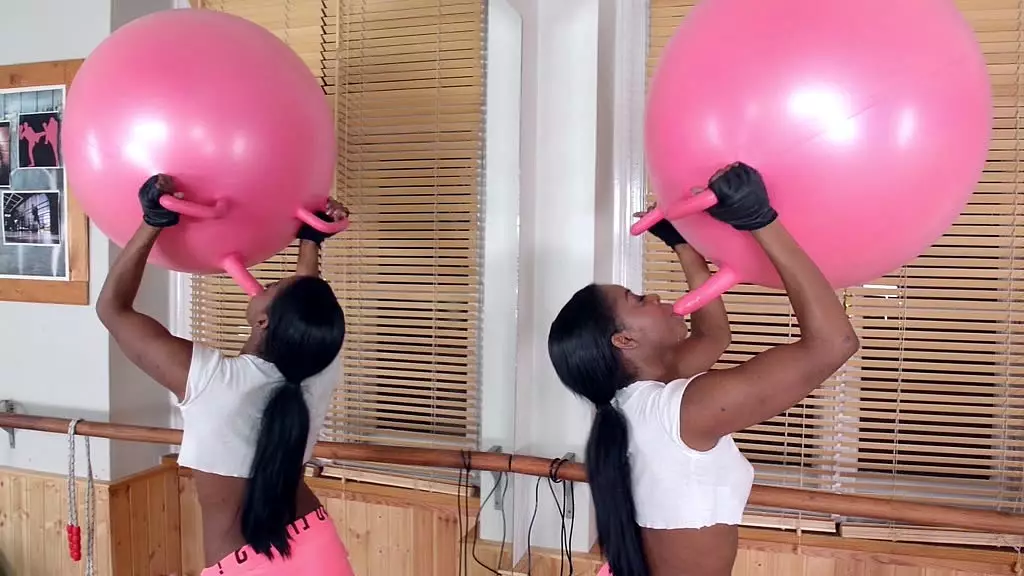 British Beauty Jasmine Webb's Sizzling Gym Workout