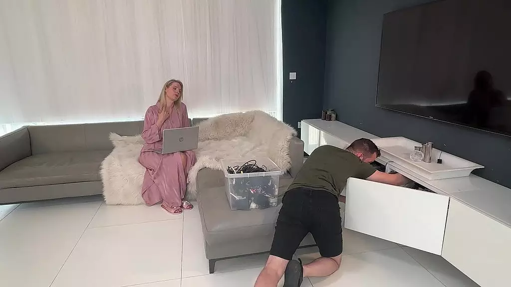 Hotwife Bonnie Rides the Repair Guy's Big Cock