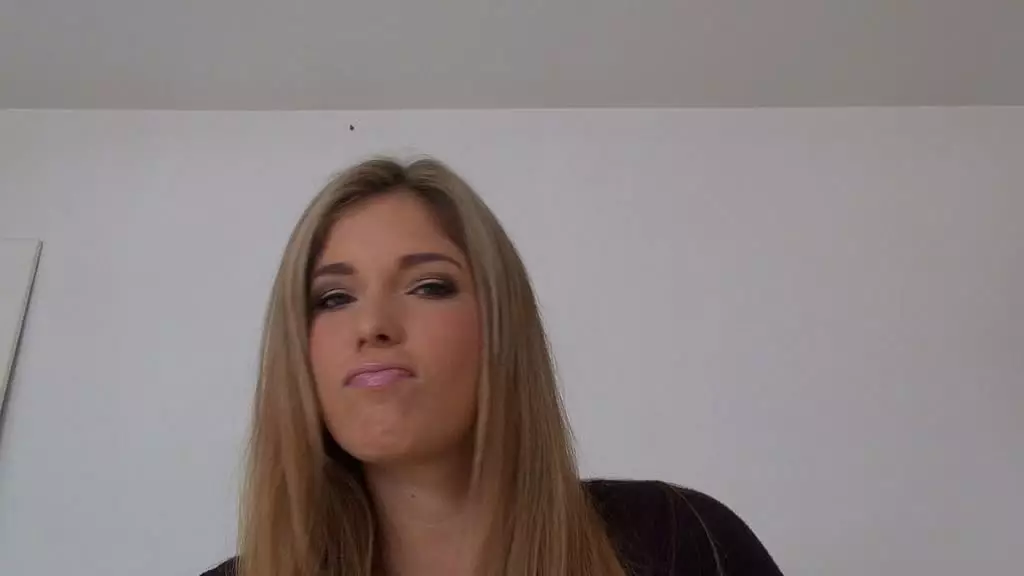 Eva Parcker's Leg Fetish Casting Video