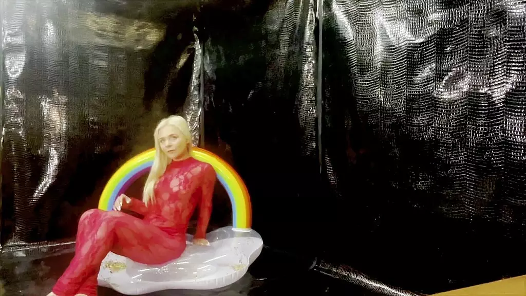 Gunge Soaked Latina Cutie Ellie Shoule Gets Messy