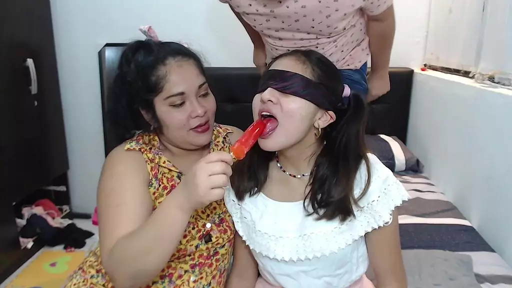 Dad Trades Ice Cream for Virgin Daughter's Blowjob