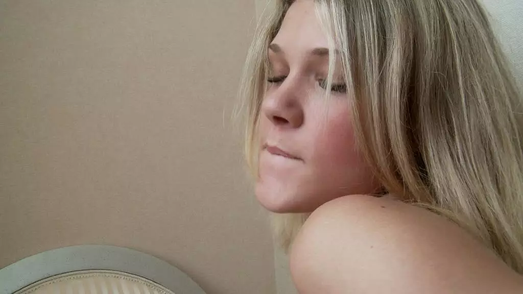 Pierced Blonde Teen Valya's Sizzling Solo