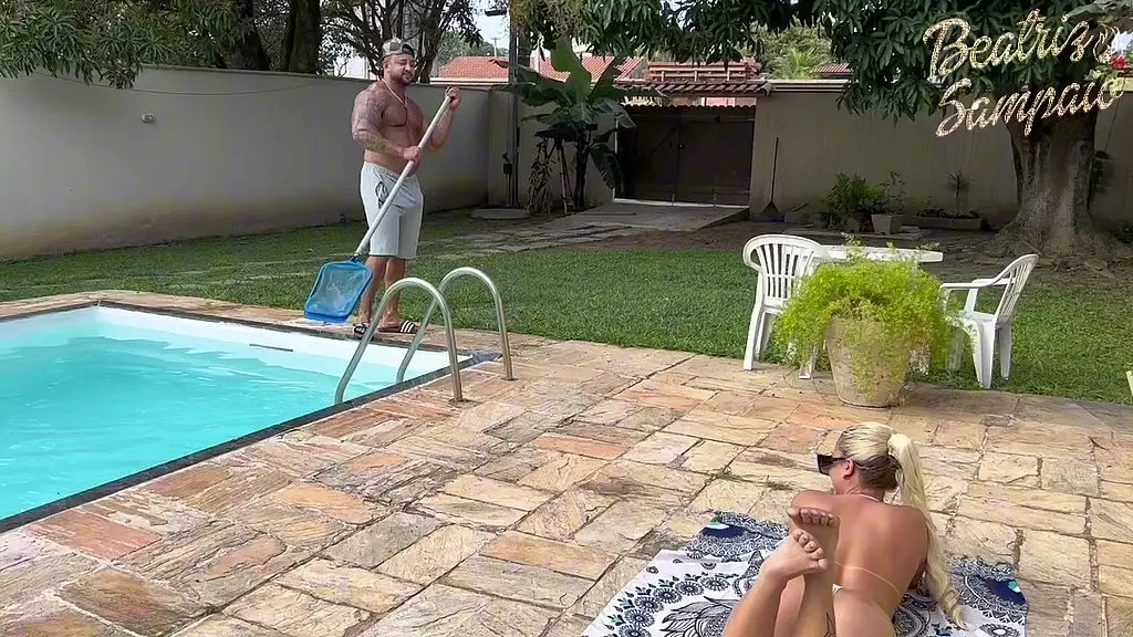 Blonde Bombshell Beats Off by the Pool