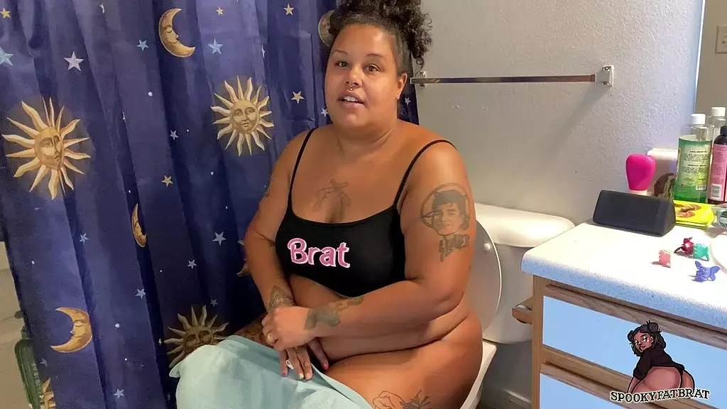 Spookyfatbrat Takes a Filthy Dump