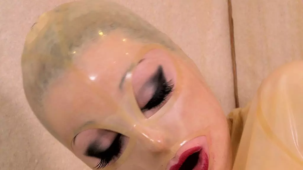 Latex Lesbians in Bathtub Foot Fetish