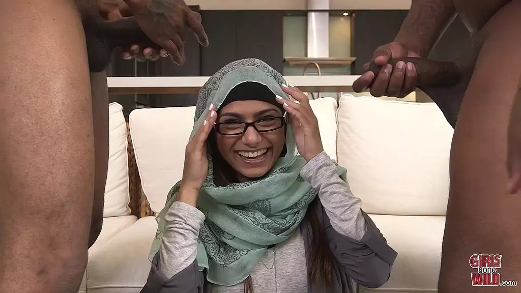 Mia Khalifa's Behind-The-Scenes Anal Frenzy