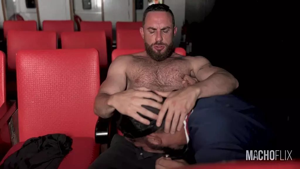 Teddy's Anal Orgasm in Cinemão Porno