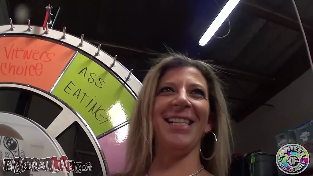 Bustacular Babe Sara Jay's Anal Fiesta