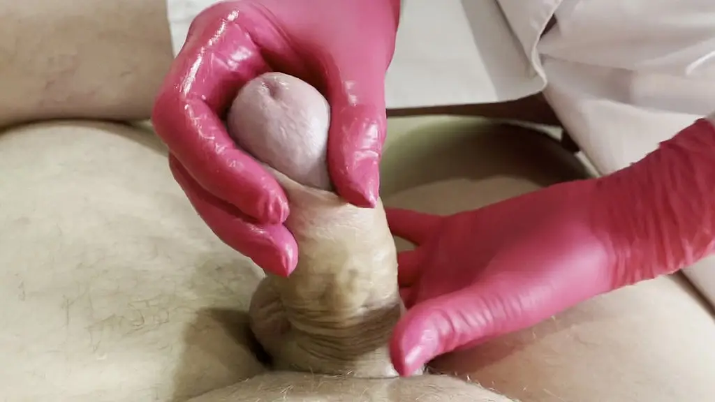 Panda Sugar's Gloved Blowjob and Anal with SugarNadya