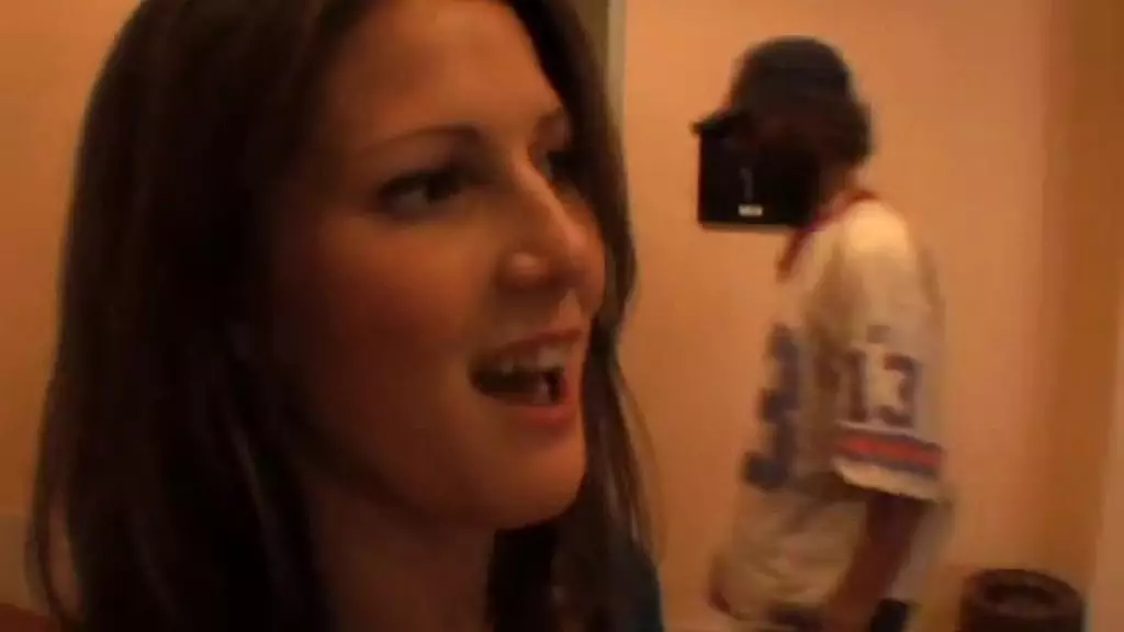 Jenni Lee's Anal Adventure in the Hood