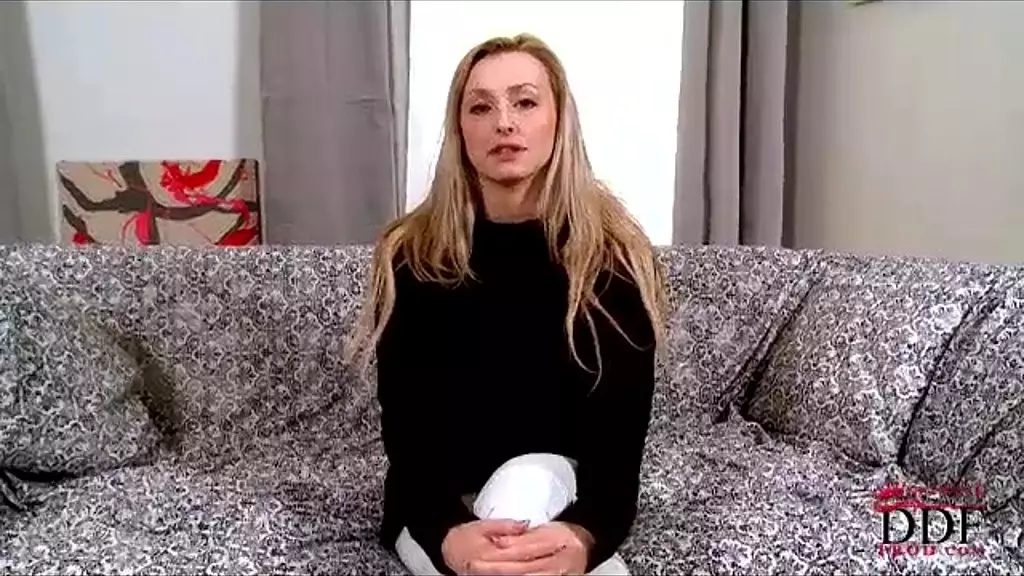 Coxy Unleashes Insatiable Anal Desire!