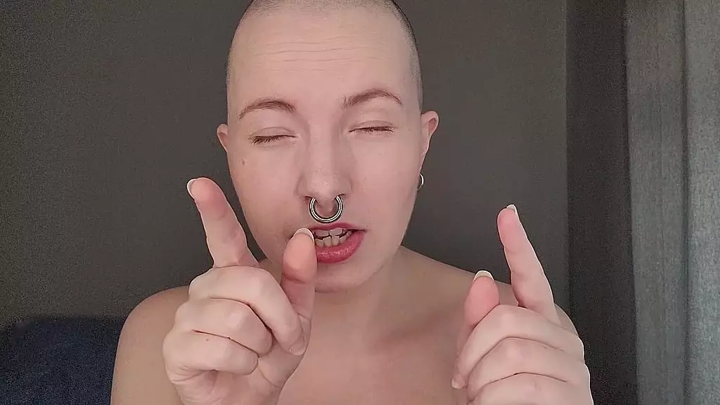 Latina Fitness Model Eryn Rose's Sultry Septum Piercing Update